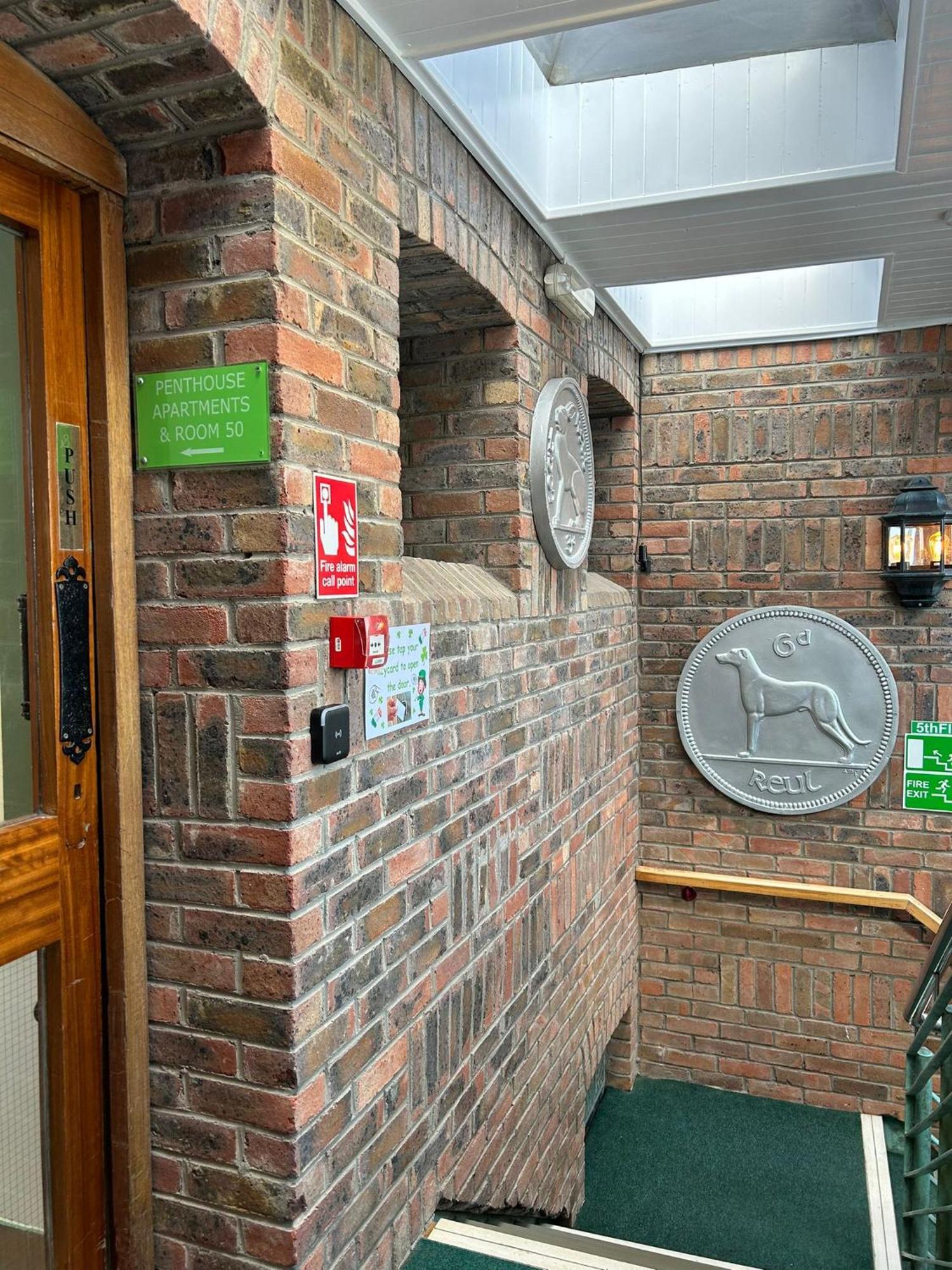 Gogartys Temple Bar Apartments Dublin Bagian luar foto