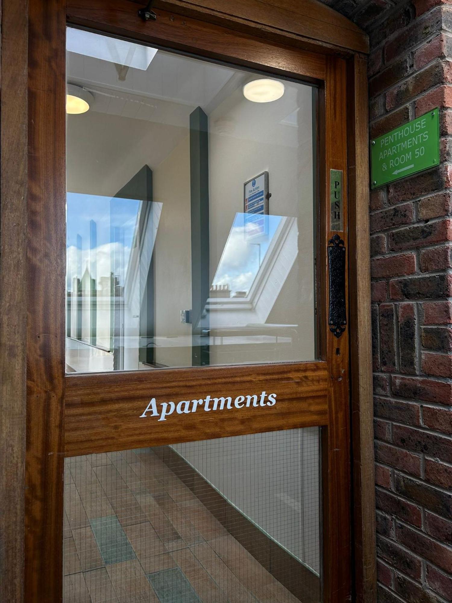 Gogartys Temple Bar Apartments Dublin Bagian luar foto